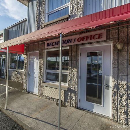 Econo Lodge Cabano Екстериор снимка