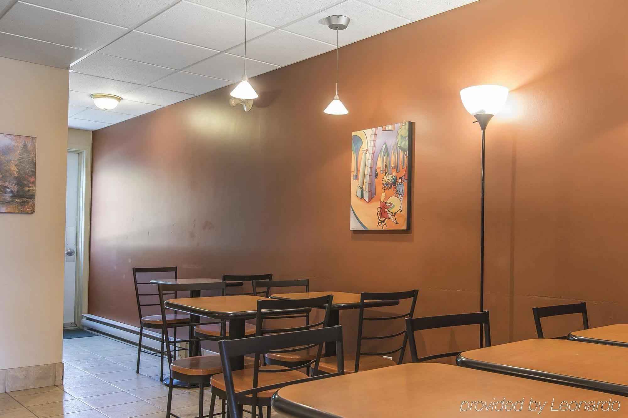 Econo Lodge Cabano Екстериор снимка