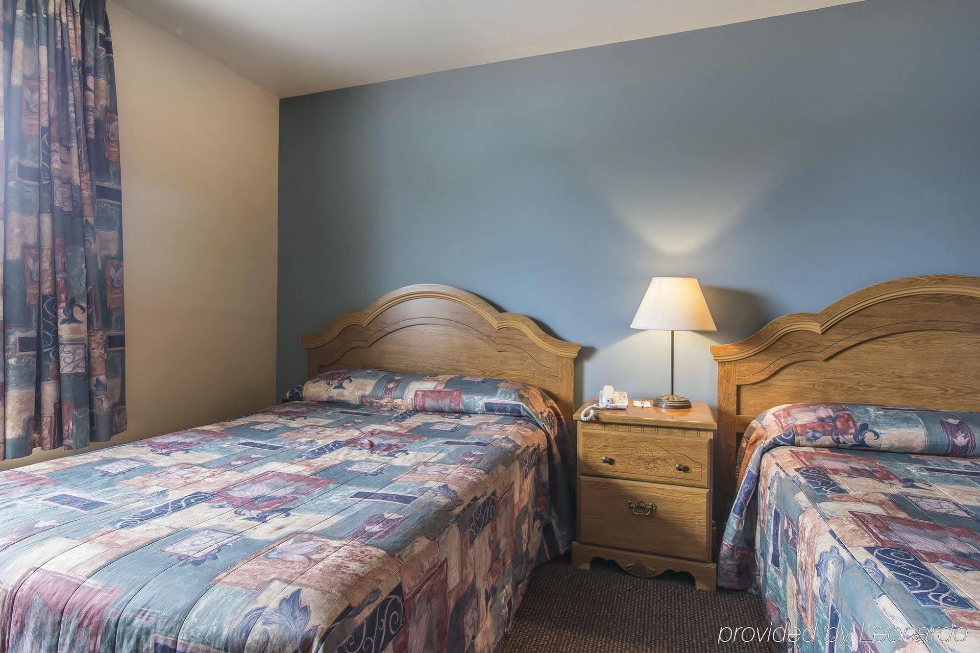 Econo Lodge Cabano Екстериор снимка