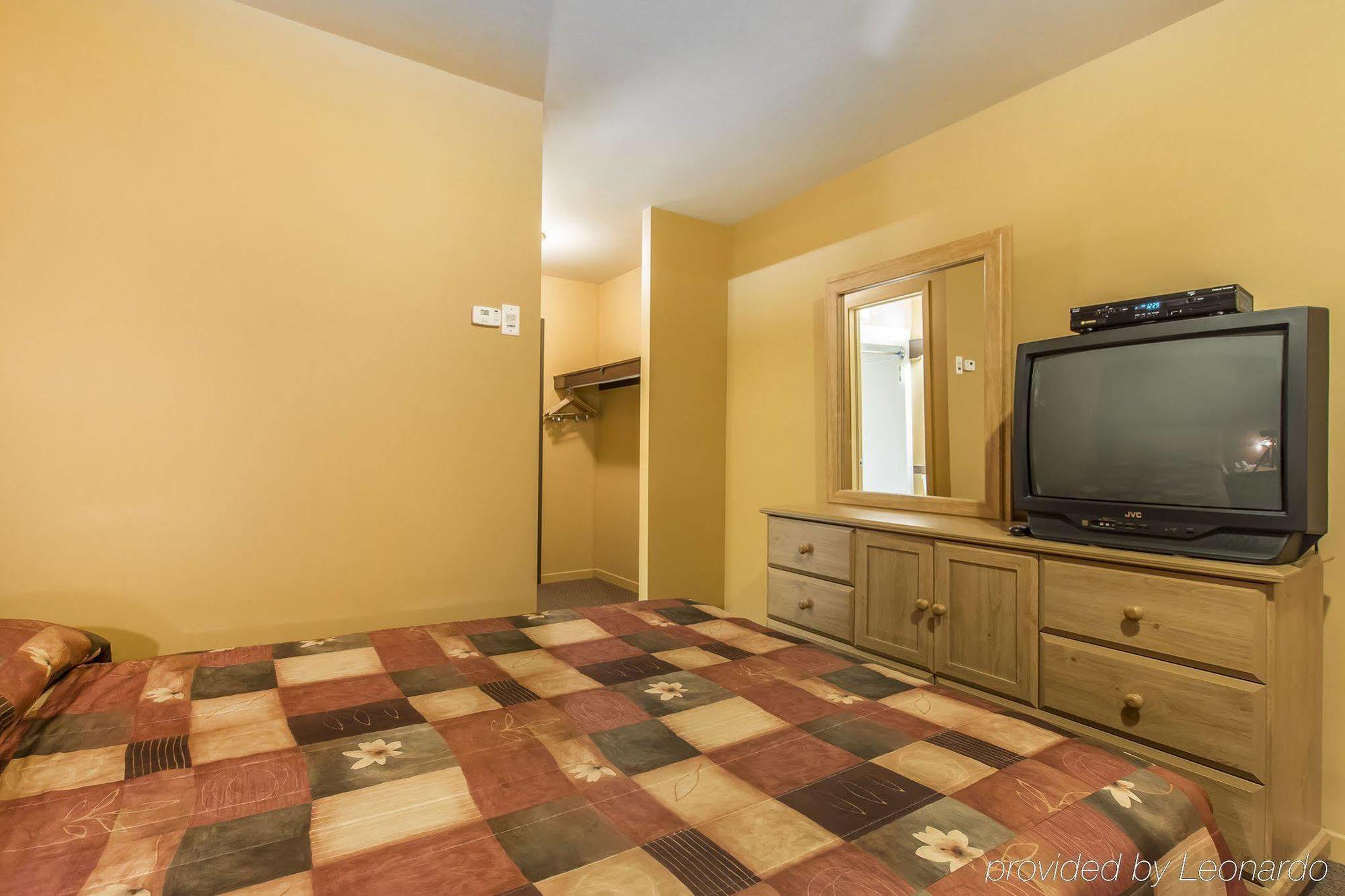 Econo Lodge Cabano Екстериор снимка