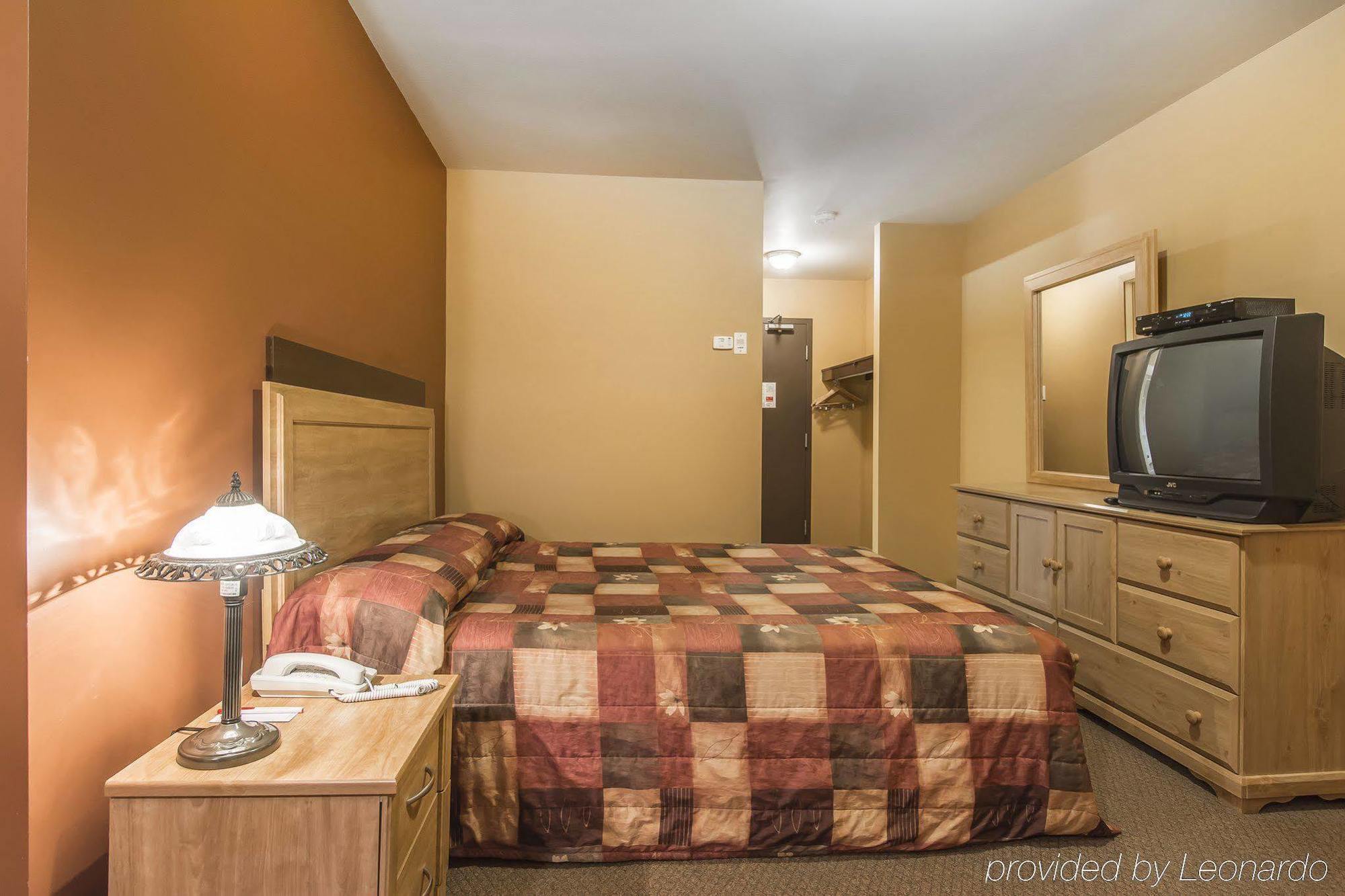Econo Lodge Cabano Екстериор снимка