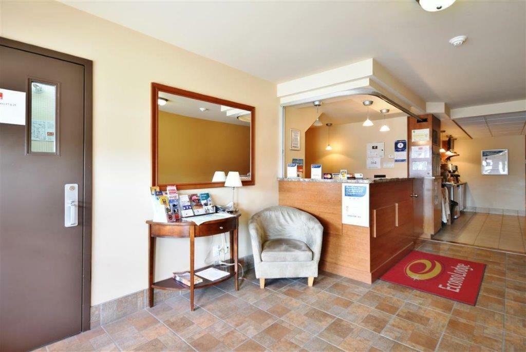 Econo Lodge Cabano Екстериор снимка